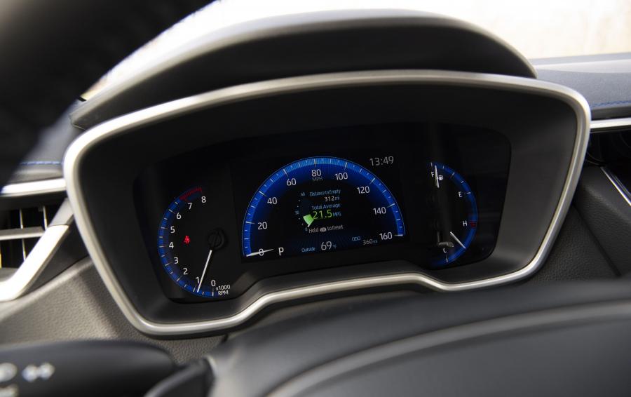 Панель приборов Toyota Corolla XSE Sedan 2019 года  (NA) (фото 21 из 45)